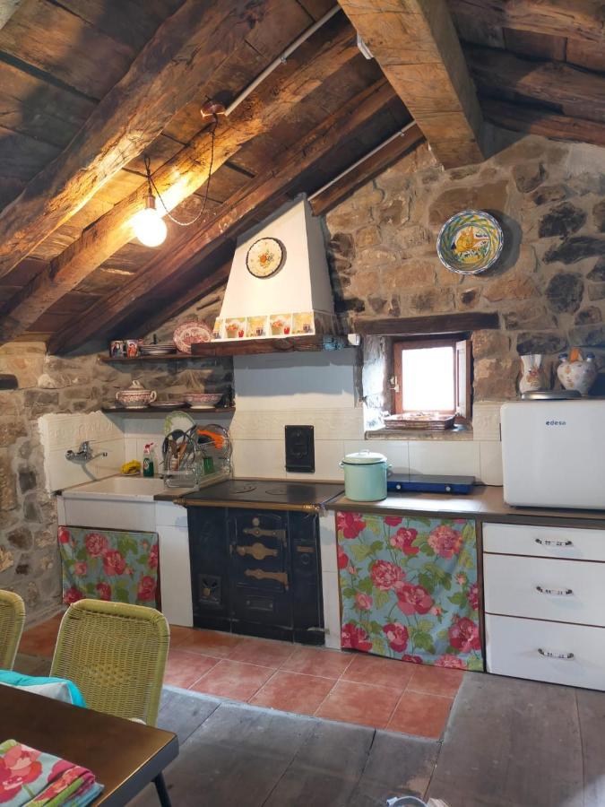 Vivienda Pasiega Lo Lucas 1920 San Roque de Riomiera ภายนอก รูปภาพ