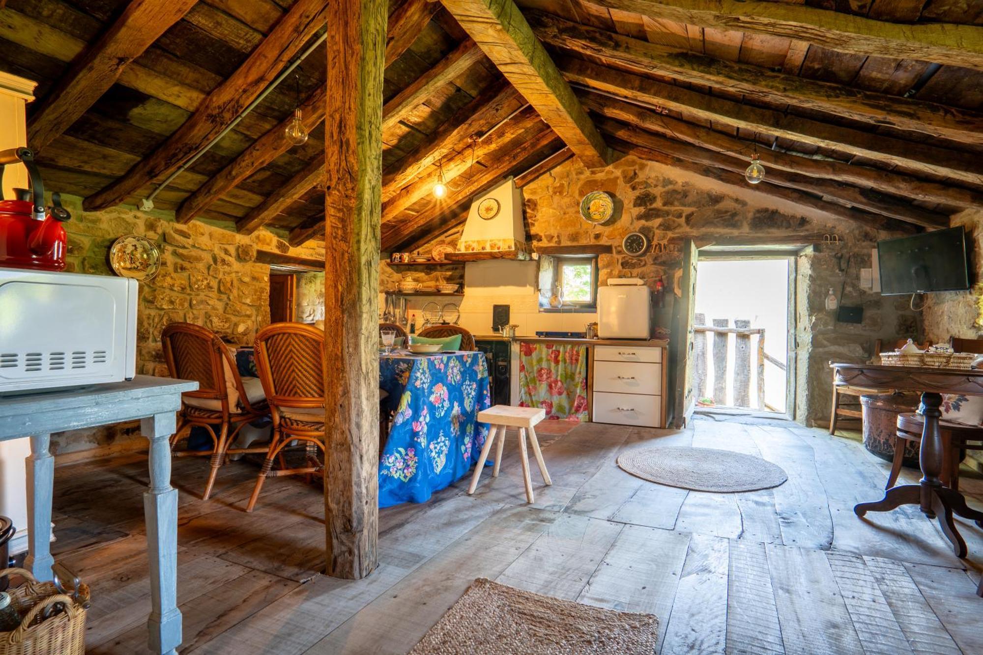 Vivienda Pasiega Lo Lucas 1920 San Roque de Riomiera ภายนอก รูปภาพ