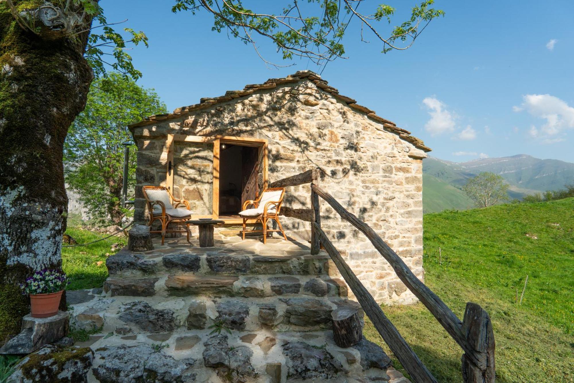 Vivienda Pasiega Lo Lucas 1920 San Roque de Riomiera ภายนอก รูปภาพ